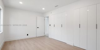 1543 SW 1st Ave Gallery 38