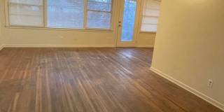 3 Bd 1 Ba Bungalow w/ hardwood Gallery 6