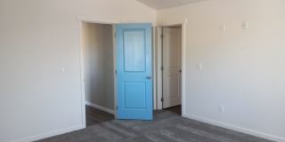 Stylish Comfort in the Heart of Pullman Gallery 11