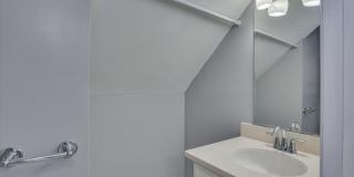 202 Holden Drive Gallery 21