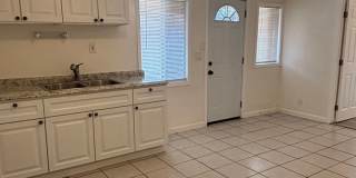 Beautiful 1 Bed Backhouse Available Now! Gallery 1