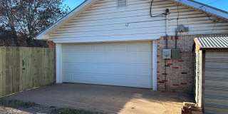 3/2/2 Newly painted! ALL BILLS PAID! Gallery 36