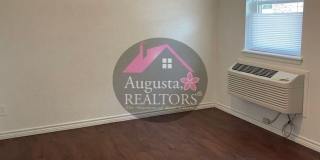 Adorable 2 Bedroom on the South Side! Gallery 5