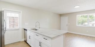 1134-1136 GILMORE Avenue Gallery 33