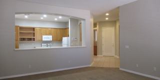 Nice 2 Bedroom Plus Bonus Room / 2 Bath Home in Chandler Gated Community! Gallery 7