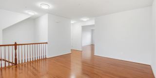 43849 KINGSTON STATION Terrace Gallery 16