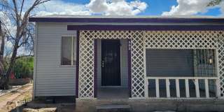 1940's updated bungalow. Gallery 1