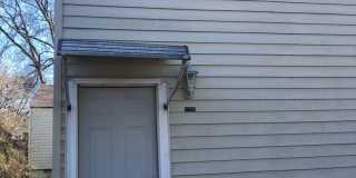 1 Bed/1 Bath Upstairs Apartment located walking distance to Downtown Gallatin. Gallery 1