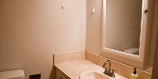 522 East Collins Gallery 39