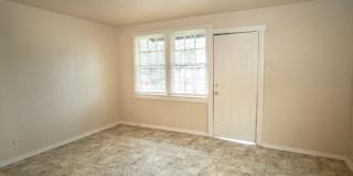 Renovated Home Near Downtown Gallery 4