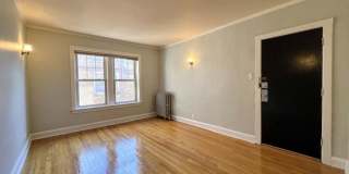 2110 W Ainslie Gallery 1