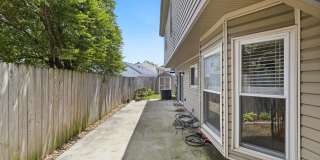 Beautifully maintained 3 bedroom, 2.5 bathroom home for rent in the heart of central Virginia Beach! Gallery 38