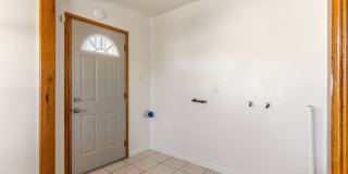 Spacious 3-Bedroom House in Oakland's Meadow Brook Gallery 18