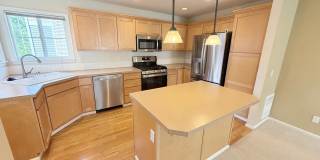 Lovely Lake City Townhouse - Stellar Location!  Available Now at $2795! Gallery 4