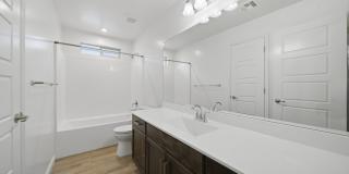 Pet Friendly 4 Bedroom Home in a Beautiful Neighborhood! Gallery 32