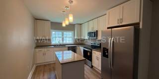 TOTALLY RENOVATED 3 BEDROOM HOUSE MINUTES FROM NEW SMOKIES STADIUM!! Gallery 4