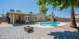 4 bedroom home with private pool & solar Gallery 5