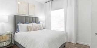 Wilshire Place Apartments Gallery 23