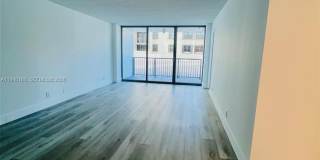 2655 Collins Ave Gallery 2
