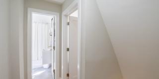 Two Bed Graduate Hospital Apartment Gallery 14
