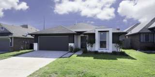 Stylish, Modern, Nearly New | 4-Bed | 2-Bath | Deer Creek Schools Gallery 5