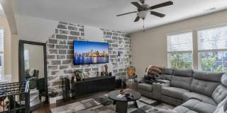 Large fenced yard corner lot - 4 Bedroom home in Moss Grove Plantation Gallery 7