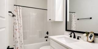 Custom Home Off Tiger Bend|Great Location Gallery 19
