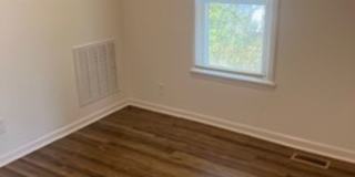 Charming Two Bedroom Home in Historic Morehead City Walking District with Dining Area and Living Room Gallery 7