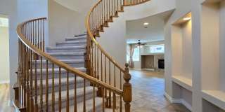 An Amazing NW Home! Over 3300 sq ft w/ pool & spa! Must see! Gallery 20