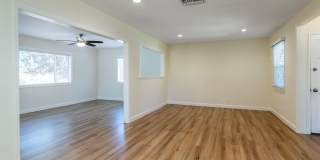 Charming 3 Bedroom 2 Bath home South of the Blvd Gallery 4