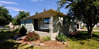Charming 2 bed 1 bath bungalow with 2nd living room Gallery 3