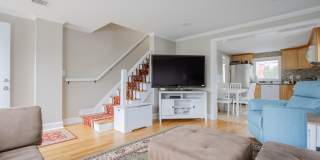 32 Howland Avenue Gallery 3