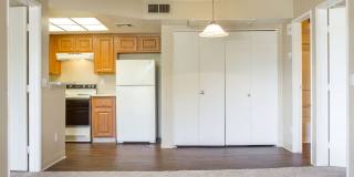 Meadow Glen Apartments Gallery 35