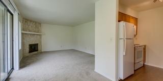 Roomy Remodeled  Kirkland Condo Gallery 7