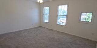 Single Family Home 2 beds 1  Full bath and 1 Half bath Available Now! Gallery 8