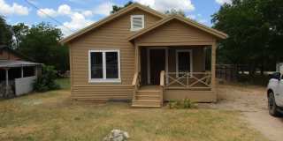 Charming Remodeled 2/1 Home Gallery 1