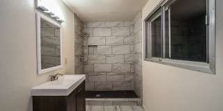 Exceptional 6-Bedroom Residence Near ASU with Garage & Modern Conveniences Gallery 27