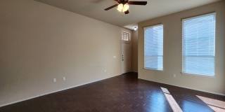 Two Story 3/2.5/2 Duplex close to Creekside Shopping and Entertainment! / Fridge / Fenced in yard /CISD Gallery 8