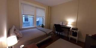 2 Bed Split (Or 1-Bed with Living Room) w Heat and Hot Water Inc! NEAR T Gallery 1