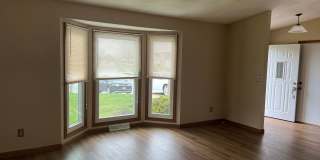 TONS OF SPACE AND STORAGE!! AVAILABLE NOW!! Gallery 4