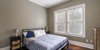 West Campus Cottage! Gallery 17