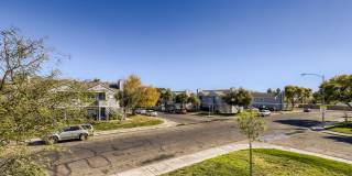 LOVELY 2 bedroom Condo Ready for Immediate Move in!! Gallery 10