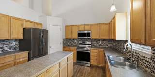 Beautiful 3 bed 2.5 Bath Home in East Loveland, CO! Gallery 6