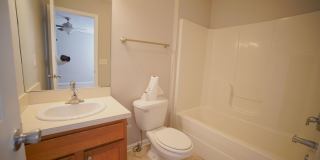 3 Bed / 3.5 Bath Townhome in NW Gallery 21