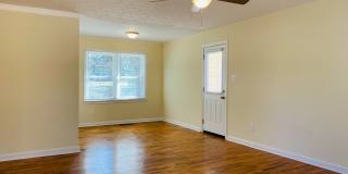 Beautiful 3 bedroom 1 bathroom home close to Downtown Newnan! Must see! Gallery 1