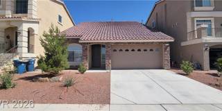 2 Master Bedrooms plus HUGE loft Gallery 1