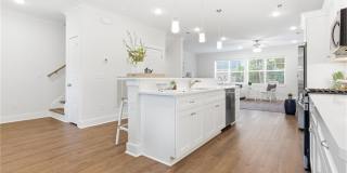 2923 Pretty Lake Avenue Gallery 37
