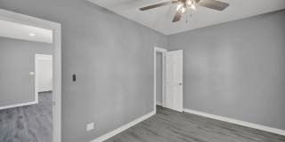 3234 West Waveland Avenue Gallery 13