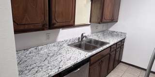 Charming 3BR Duplex in Midwest City Gallery 5