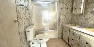 FIRST MONTH RENT FREE! Cute and Quiet 2/2 in N. Ft. Myers Gallery 20